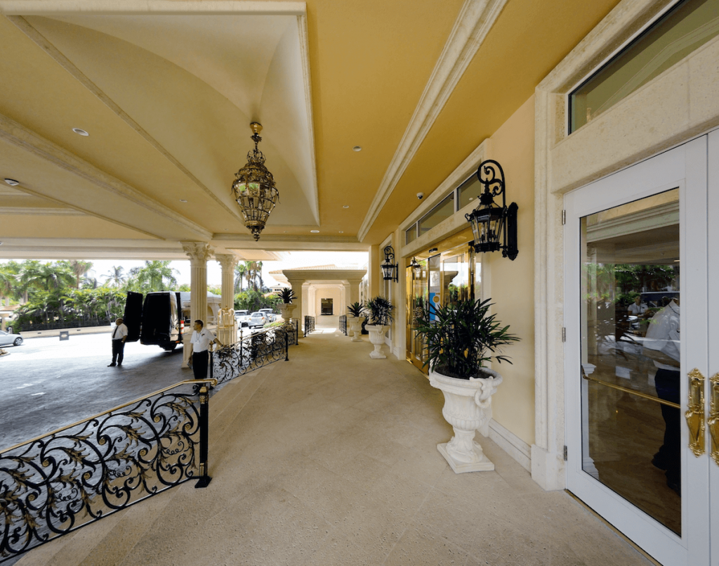 Doral lodge entry - Doral Main Clubhouse, Doral, FL